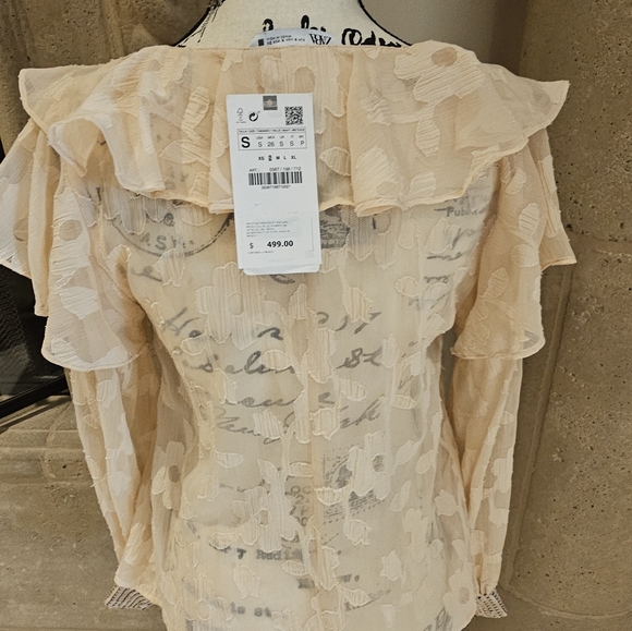Zara Cream Ruffled Blouse - Picture 5 of 5